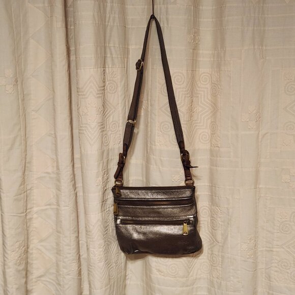 ✨ Fossil Metallic Leather Crossbody Bag Silver Multi-Zip Y2K 🖤 - Picture 2 of 10